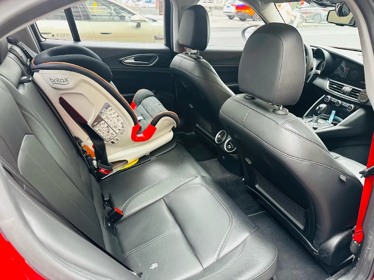 2017 Ford Mustang 2.3T 314HP L4 6AT,autocango,china used car exporter,china ev exporter,chinese used car exporter,chinese used ev exporter