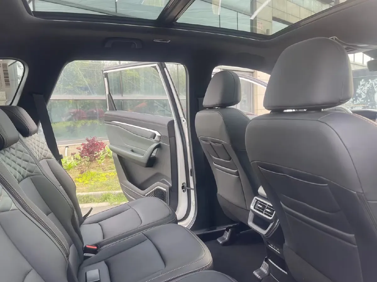 2023 Geely Okavango L 2.0T 218HP L4 7DCT,autocango,china used car exporter,china ev exporter,chinese used car exporter,chinese used ev exporter