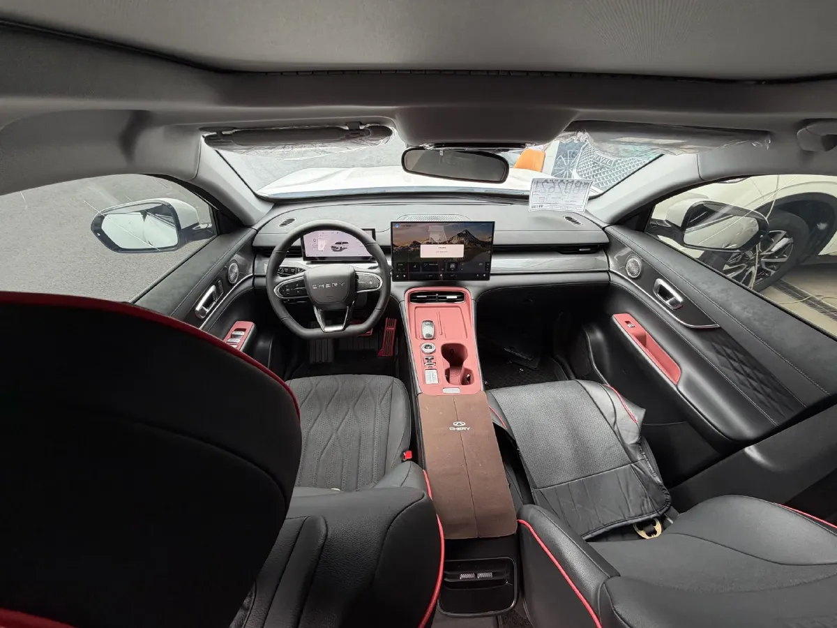 2025 Chery Tiggo 8 Plus 1.6T 197HP L4 7DCT,autocango,china used car exporter,china ev exporter,chinese used car exporter,chinese used ev exporter