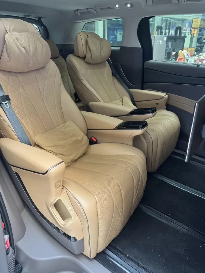 2022 Mercedes-Benz GLC Class 2.0T 197HP L4 9AT,autocango,china used car exporter,china ev exporter,chinese used car exporter,chinese used ev exporter