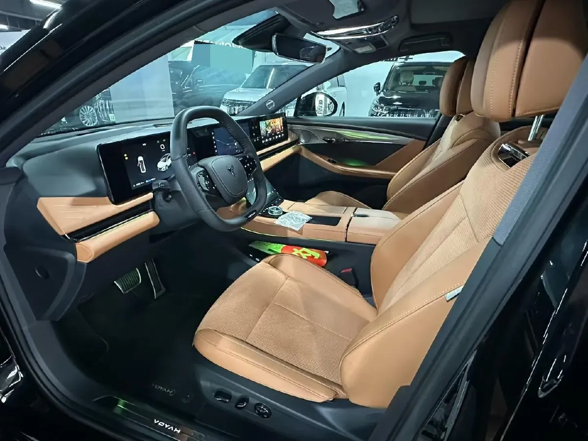 2024 Voyah ZhuiGuang 1.5T 136HP L4 PHEV 43KWH,autocango,china used car exporter,china ev exporter,chinese used car exporter,chinese used ev exporter