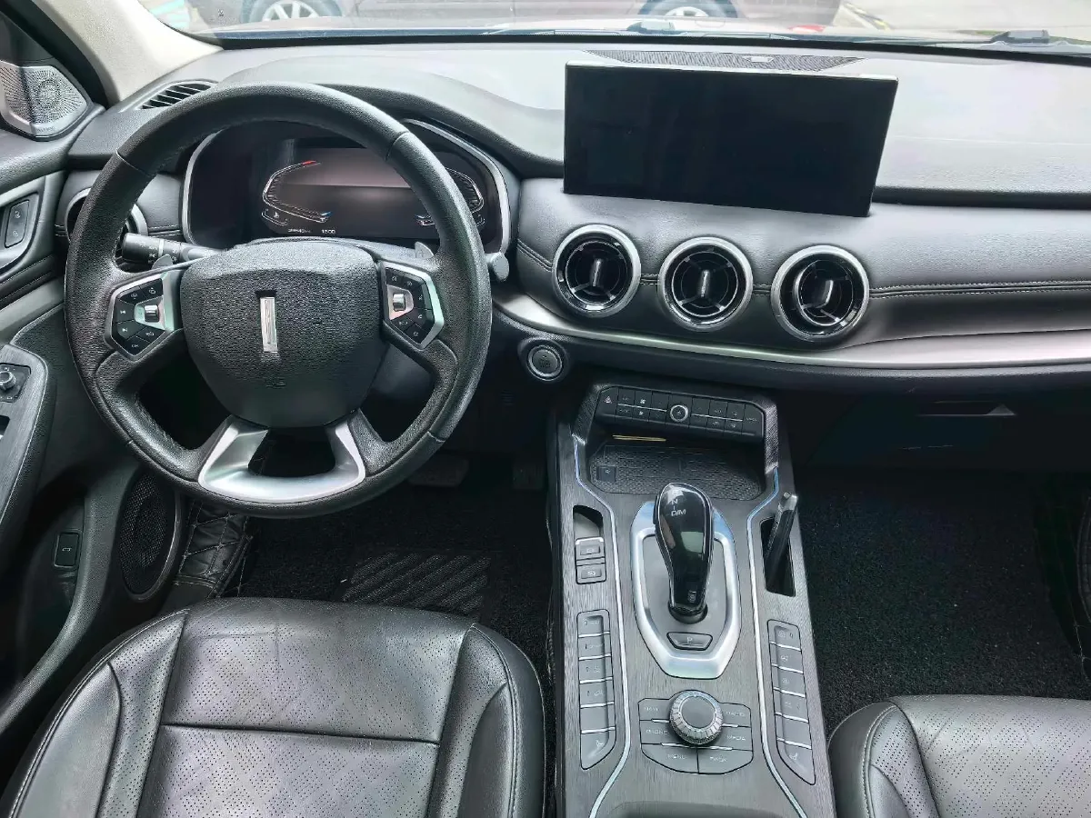 2020 WEY VV6 2.0T 227HP L4 7DCT,autocango,china used car exporter,china ev exporter,chinese used car exporter,chinese used ev exporter