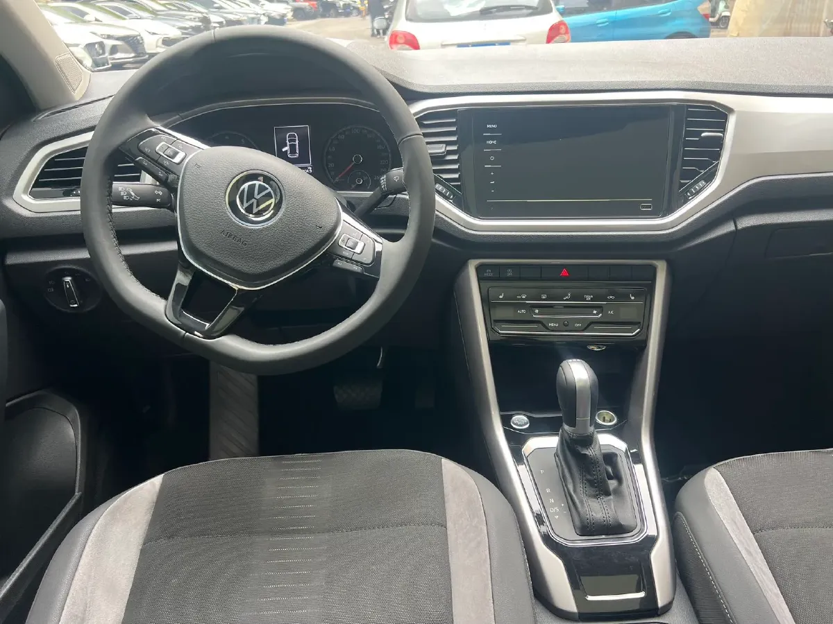 2022 Volkswagen T-Roc 1.4T 150HP L4 7DCT,autocango,china used car exporter,china ev exporter,chinese used car exporter,chinese used ev exporter