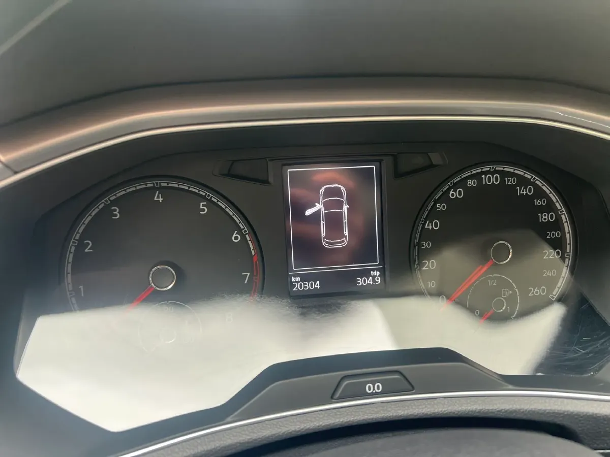 2022 Volkswagen T-Roc 1.4T 150HP L4 7DCT,autocango,china used car exporter,china ev exporter,chinese used car exporter,chinese used ev exporter