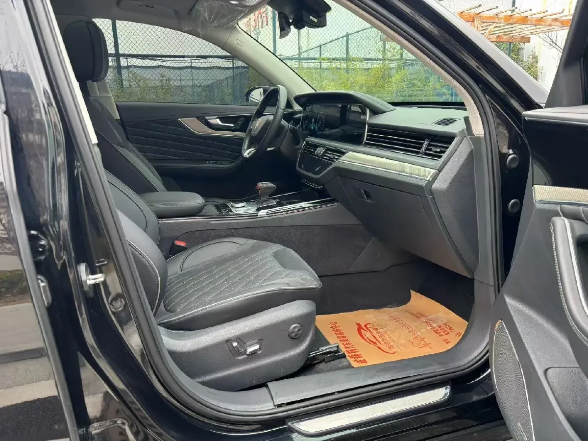 2022 HongQi HS5 2.0T 224HP L4 6AT,autocango,china used car exporter,china ev exporter,chinese used car exporter,chinese used ev exporter