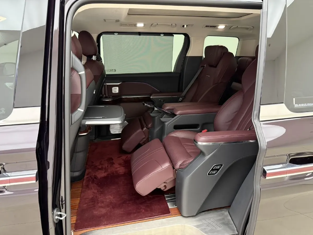 2023 HongQi HQ9 2.0T 252HP L4 8AT,autocango,china used car exporter,china ev exporter,chinese used car exporter,chinese used ev exporter