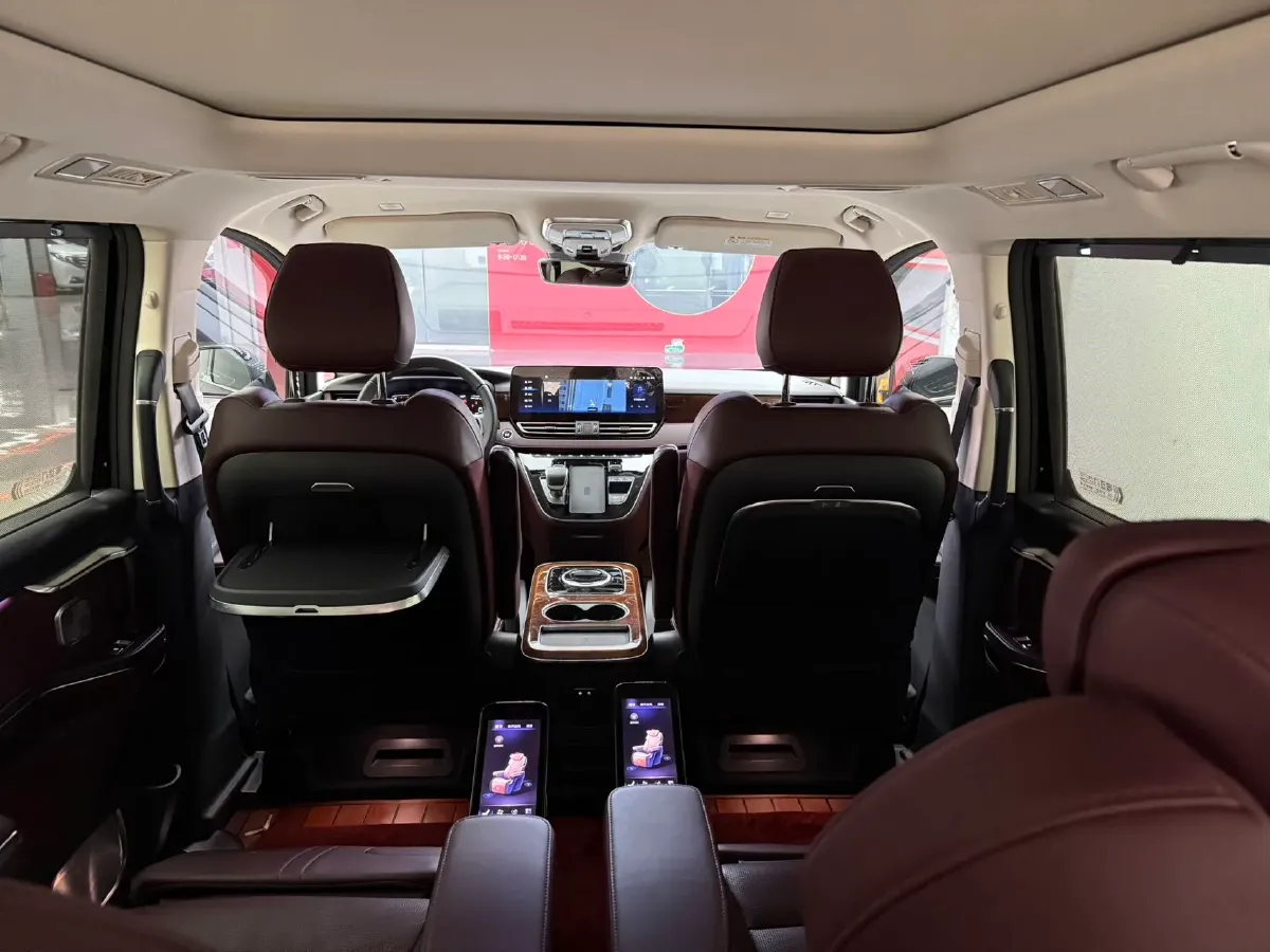 2023 HongQi HQ9 2.0T 252HP L4 8AT,autocango,china used car exporter,china ev exporter,chinese used car exporter,chinese used ev exporter