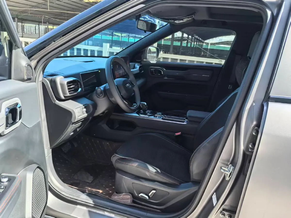 2025 Geely Cowboy 1.5T 181HP L4 7DCT,autocango,china used car exporter,china ev exporter,chinese used car exporter,chinese used ev exporter