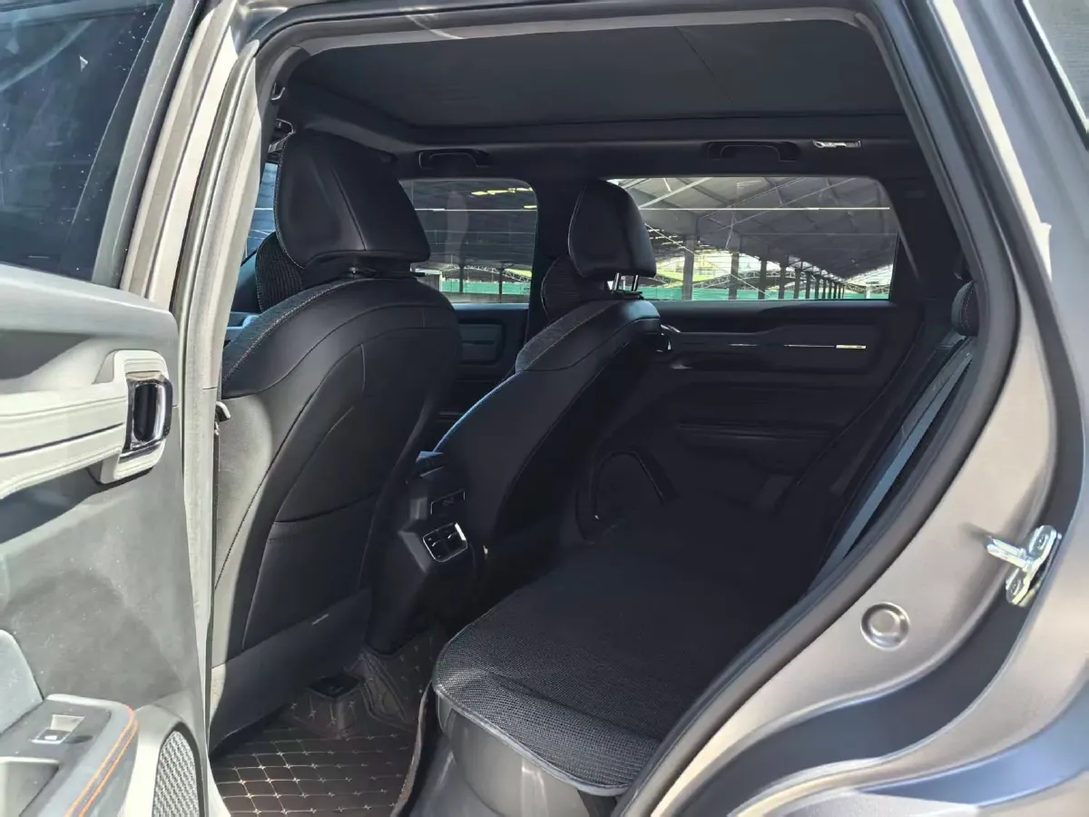 2025 Geely Cowboy 1.5T 181HP L4 7DCT,autocango,china used car exporter,china ev exporter,chinese used car exporter,chinese used ev exporter