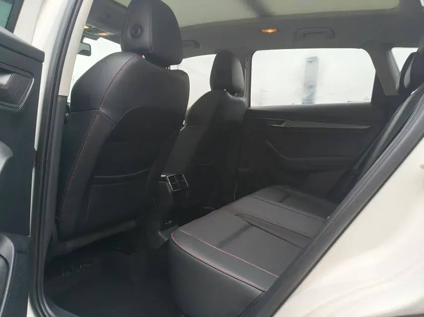 2022 Skoda Karoq 1.4T 150HP L4 7DCT,autocango,china used car exporter,china ev exporter,chinese used car exporter,chinese used ev exporter