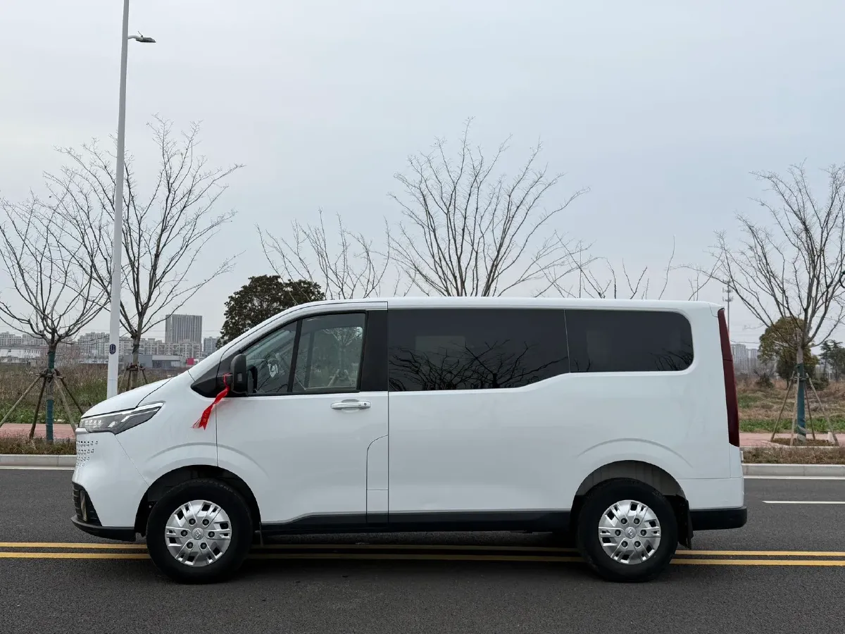 2023 MAXUS XinTu V70 2.0T 125HP L4 6MT,autocango,china used car exporter,china ev exporter,chinese used car exporter,chinese used ev exporter