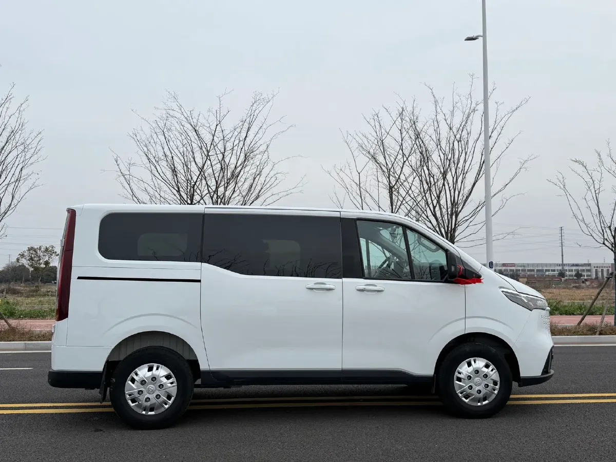 2023 MAXUS XinTu V70 2.0T 125HP L4 6MT,autocango,china used car exporter,china ev exporter,chinese used car exporter,chinese used ev exporter