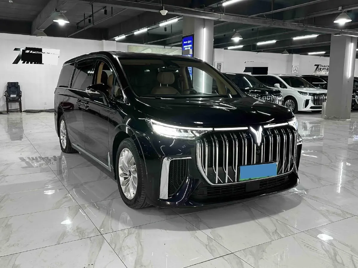 2024 Voyah Dream 1.5T 150HP L4 PHEV 43KWH,autocango,china used car exporter,china ev exporter,chinese used car exporter,chinese used ev exporter