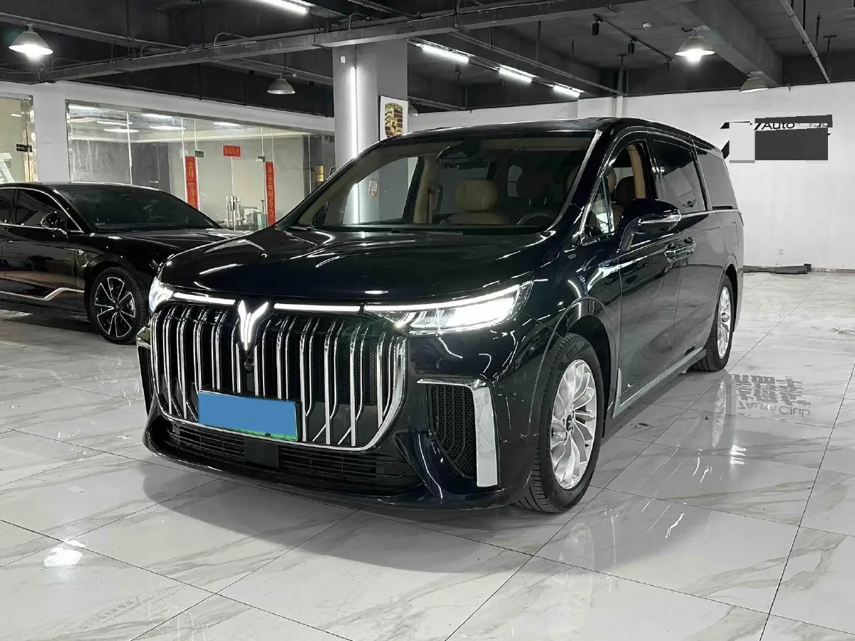 2024 Voyah Dream 1.5T 150HP L4 PHEV 43KWH,autocango,china used car exporter,china ev exporter,chinese used car exporter,chinese used ev exporter