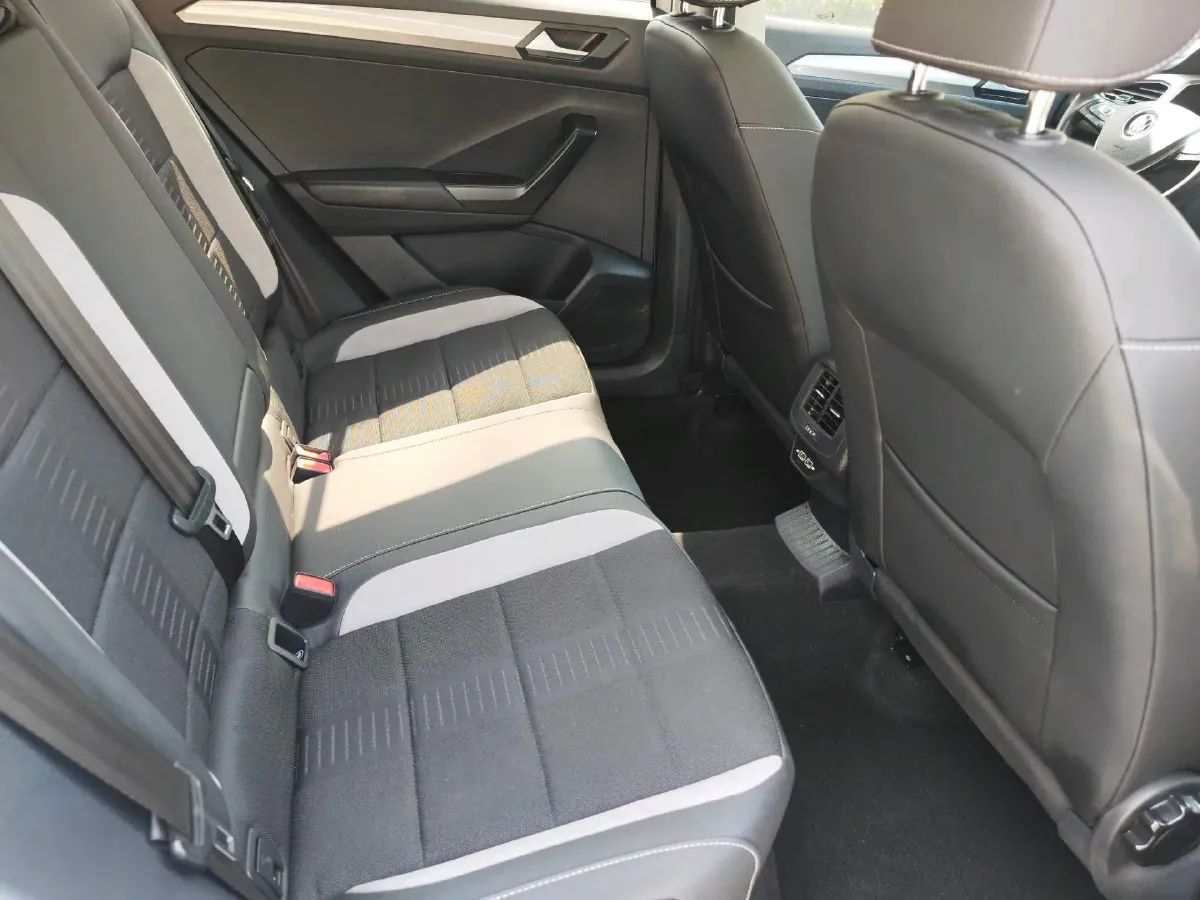 2022 Volkswagen T-Roc 1.4T 150HP L4 7DCT,autocango,china used car exporter,china ev exporter,chinese used car exporter,chinese used ev exporter