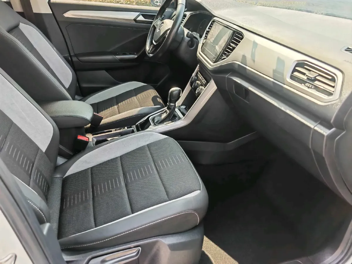 2022 Volkswagen T-Roc 1.4T 150HP L4 7DCT,autocango,china used car exporter,china ev exporter,chinese used car exporter,chinese used ev exporter