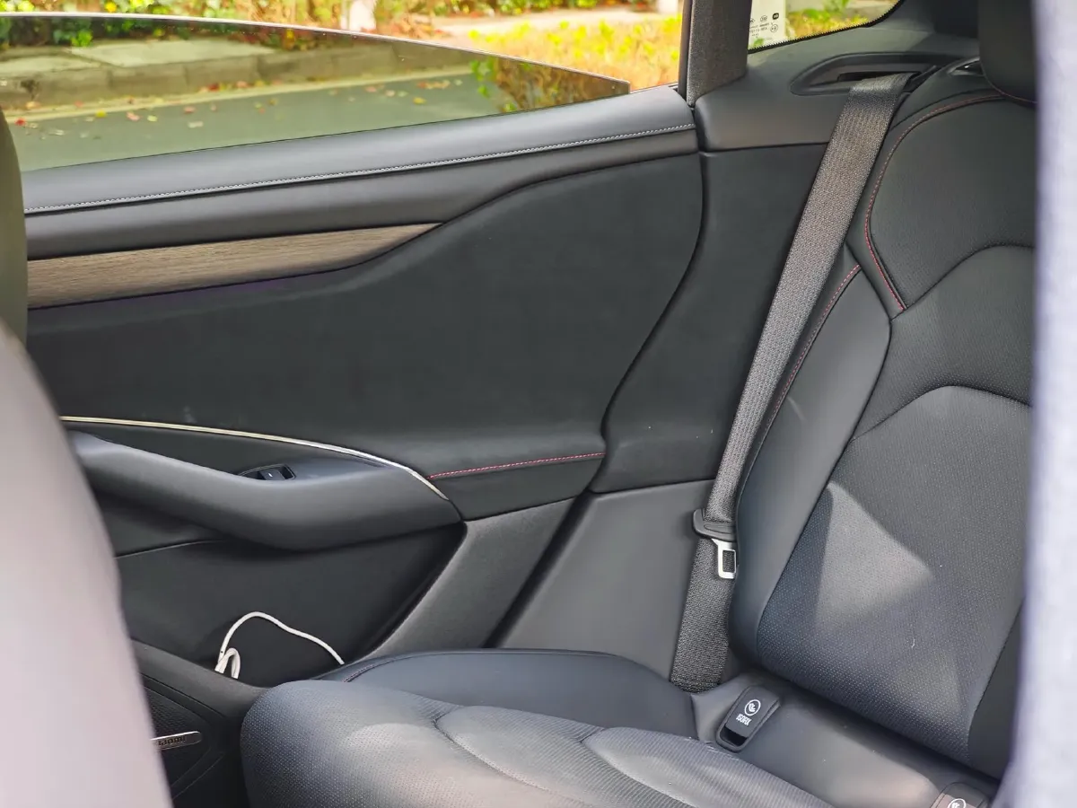 2024 MI SU7 BEV 73.6KWH,autocango,china used car exporter,china ev exporter,chinese used car exporter,chinese used ev exporter