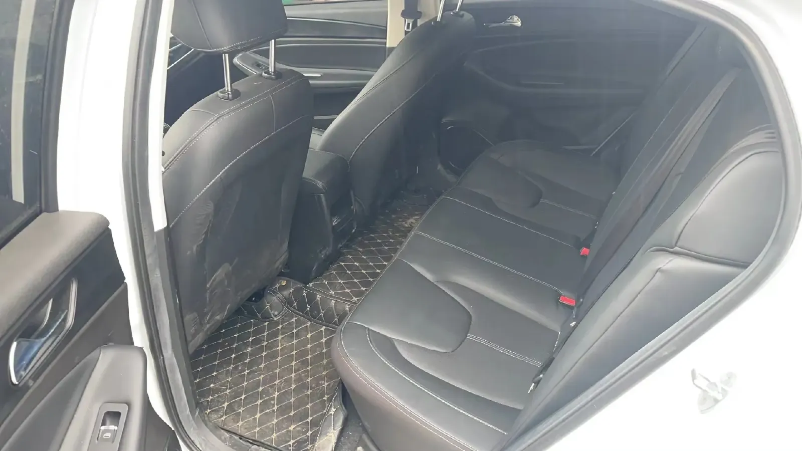 2025 Chery Arrizo 5 1.5L 120HP L4 5MT,autocango,china used car exporter,china ev exporter,chinese used car exporter,chinese used ev exporter