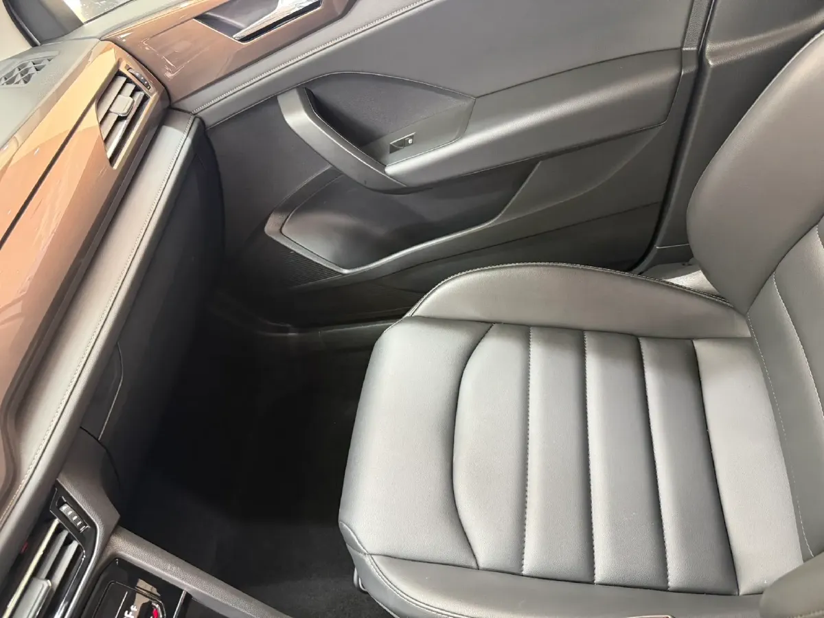 2021 Volkswagen Tharu 1.4T 150HP L4 7DCT,autocango,china used car exporter,china ev exporter,chinese used car exporter,chinese used ev exporter