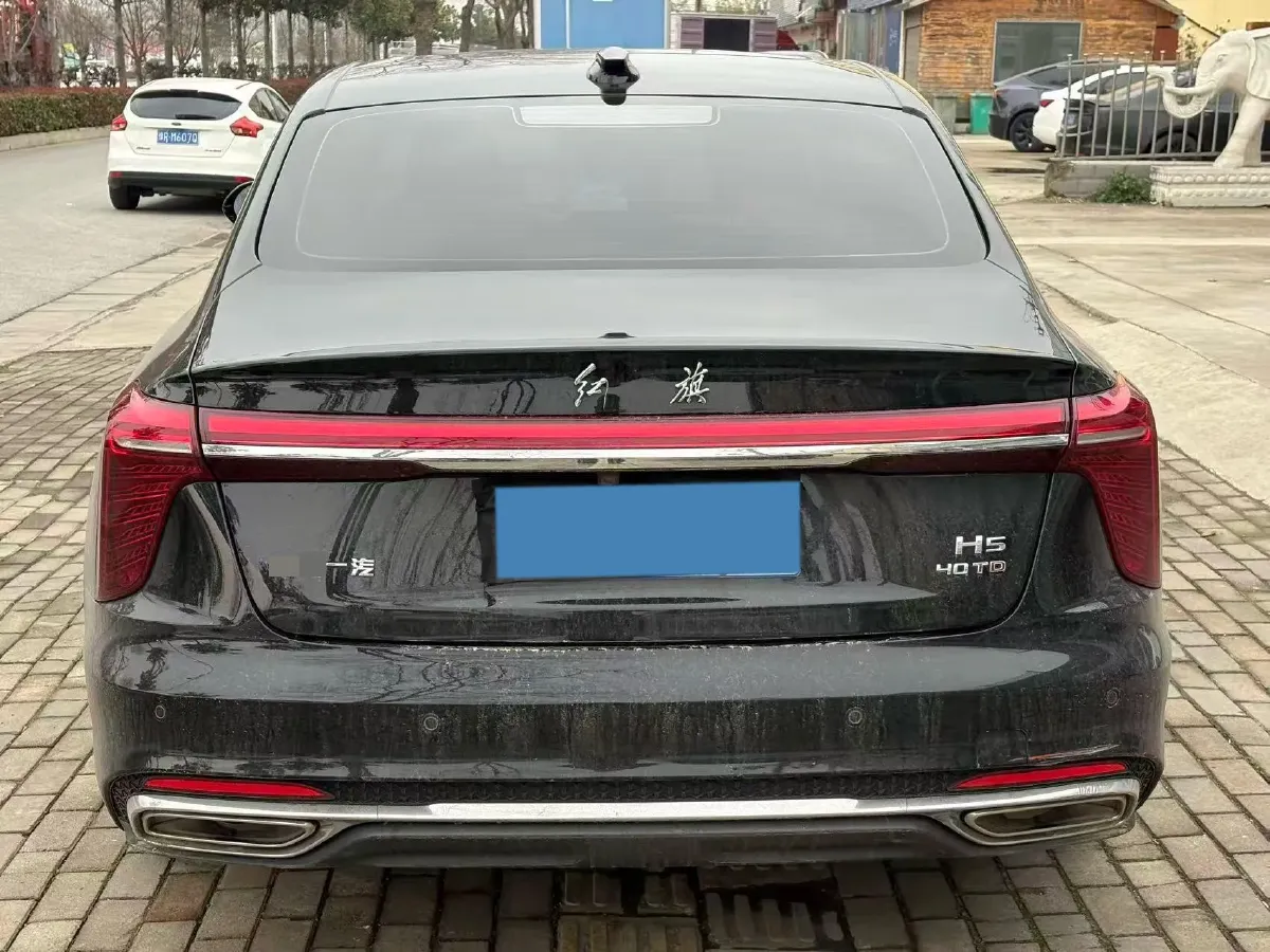 2025 HongQi H5 1.5T 169HP L4 1DHT Hybrid,autocango,china used car exporter,china ev exporter,chinese used car exporter,chinese used ev exporter