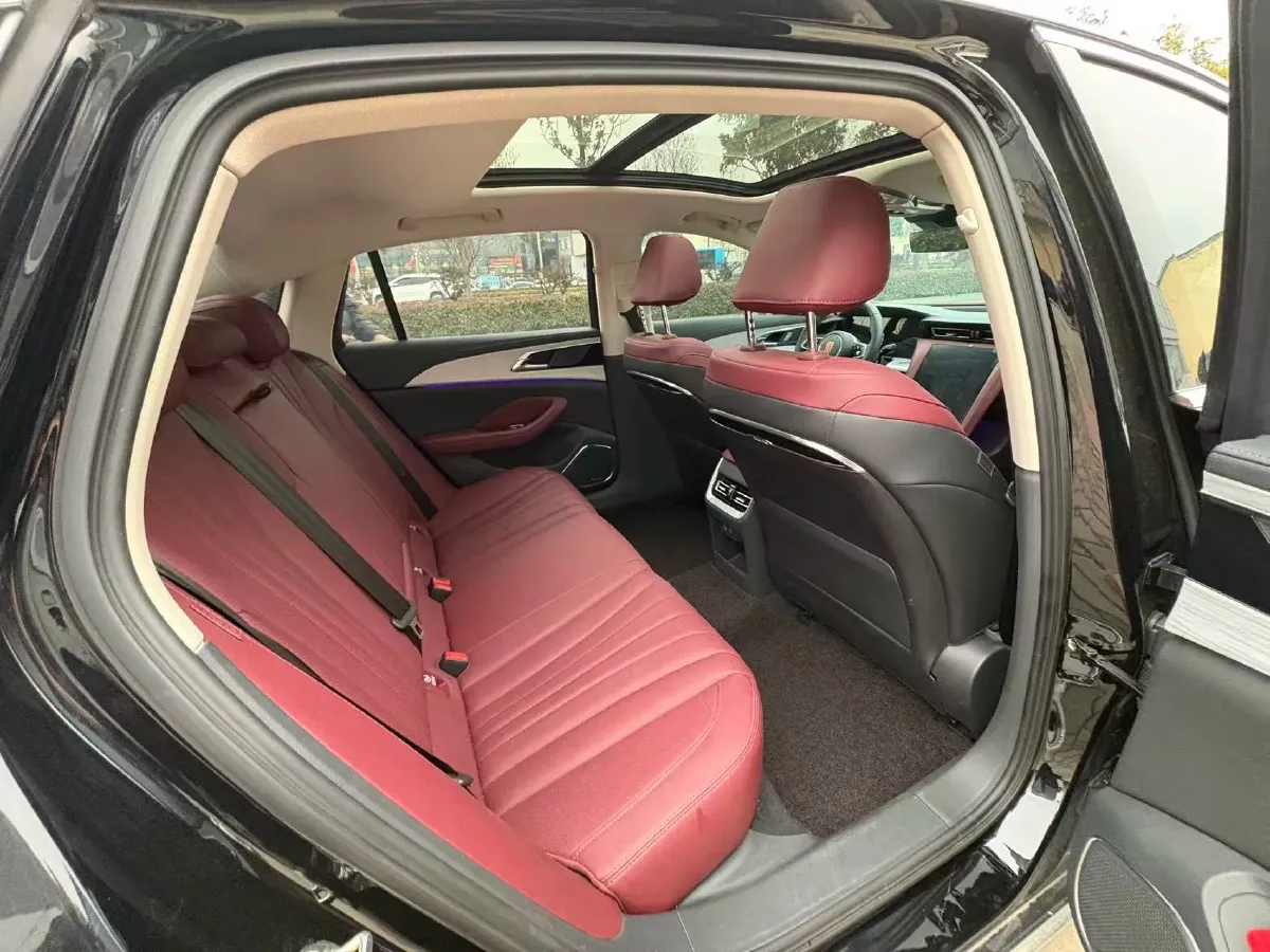 2025 HongQi H5 1.5T 169HP L4 1DHT Hybrid,autocango,china used car exporter,china ev exporter,chinese used car exporter,chinese used ev exporter