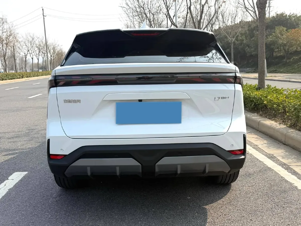 2025 Geely Galaxy L7 1.5L 112HP L4 1DHT PHEV 18.4KWH,autocango,china used car exporter,china ev exporter,chinese used car exporter,chinese used ev exporter