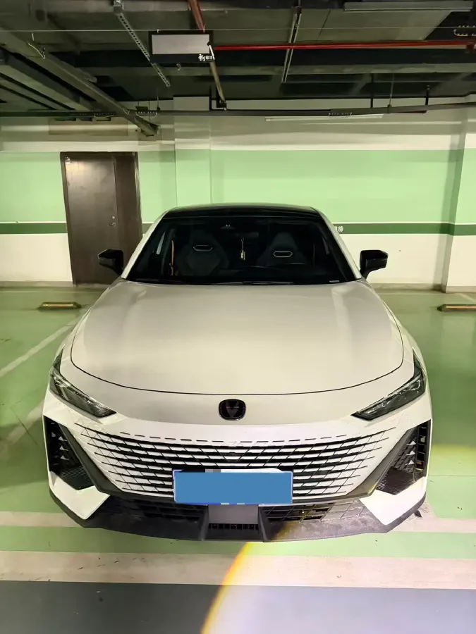 2024 ChangAn UNI-V 1.5T 188HP L4 7DCT,autocango,china used car exporter,china ev exporter,chinese used car exporter,chinese used ev exporter