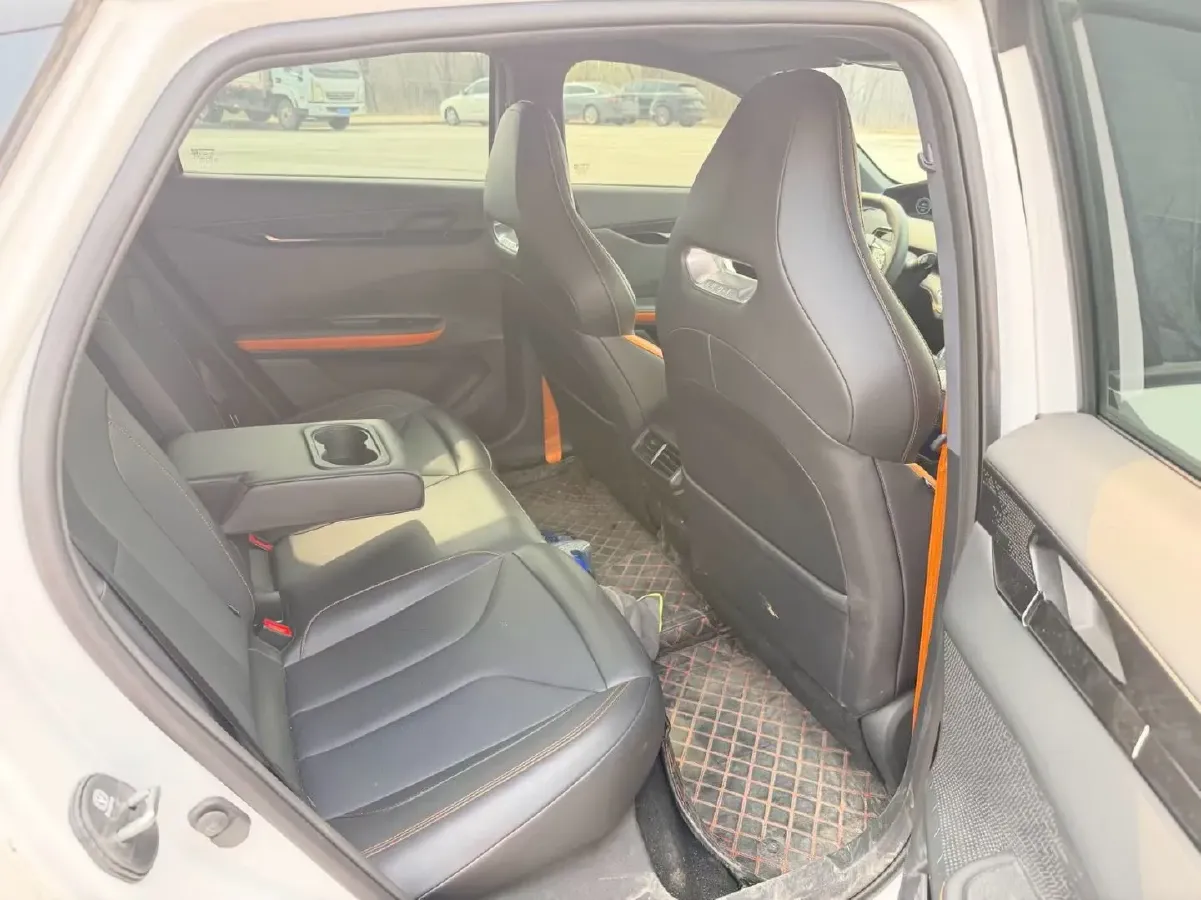 2024 ChangAn UNI-V 1.5T 188HP L4 7DCT,autocango,china used car exporter,china ev exporter,chinese used car exporter,chinese used ev exporter