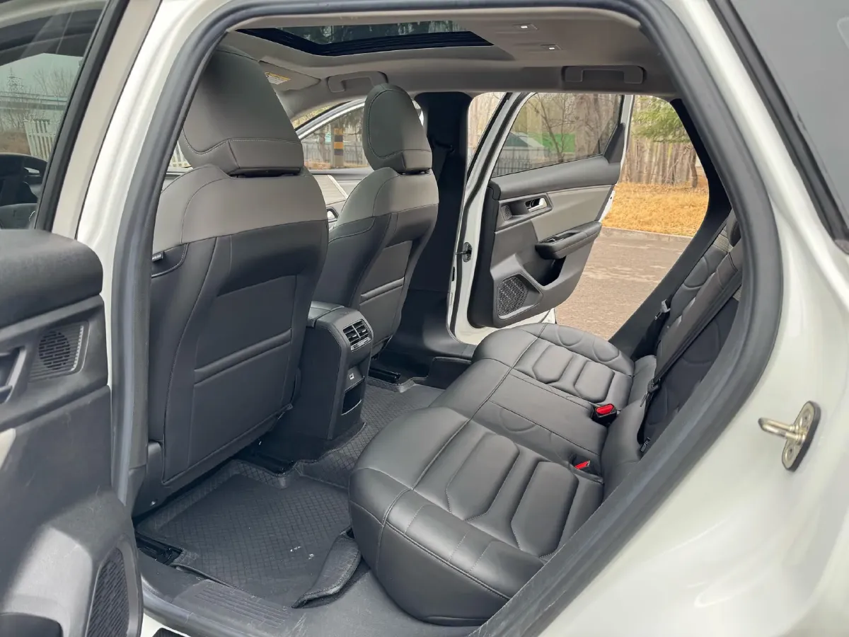 2021 Citroen C5 X 1.6T 175HP L4 8AT,autocango,china used car exporter,china ev exporter,chinese used car exporter,chinese used ev exporter