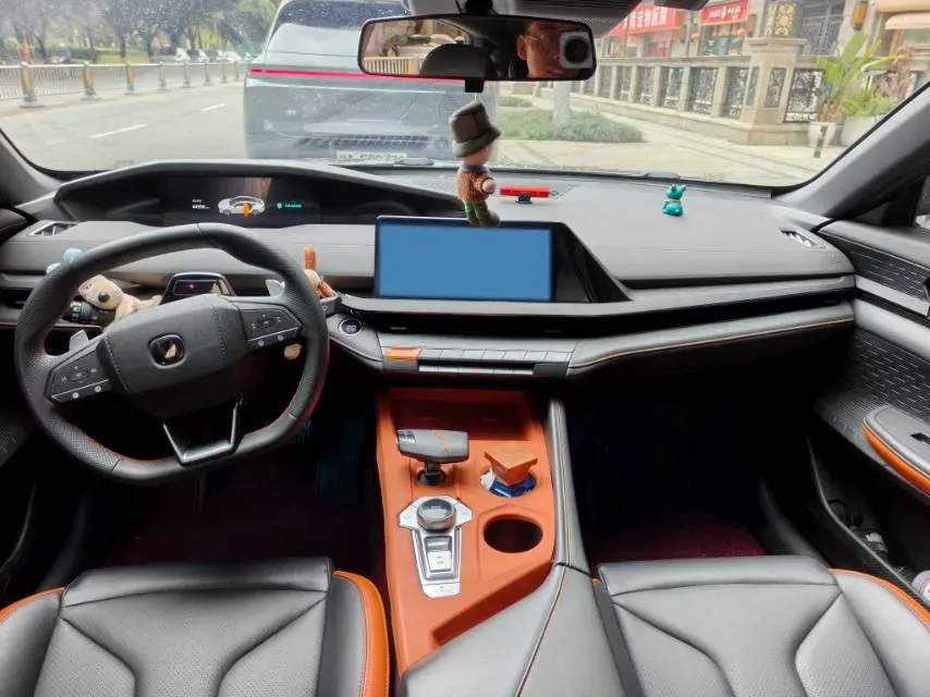 2023 ChangAn UNI-V 1.5T 188HP L4 7DCT,autocango,china used car exporter,china ev exporter,chinese used car exporter,chinese used ev exporter