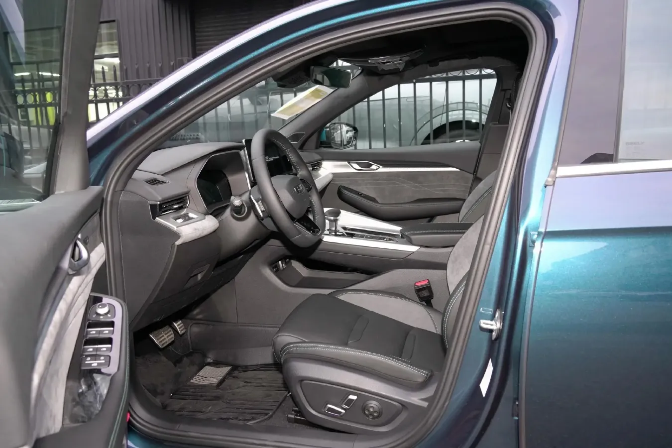 2023 Geely Preface 2.0T 190HP L4 7DCT,autocango,china used car exporter,china ev exporter,chinese used car exporter,chinese used ev exporter