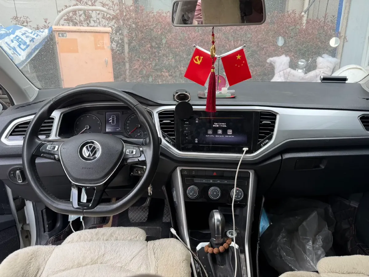 2020 Volkswagen T-Roc 1.4T 131HP L4 7DCT,autocango,china used car exporter,china ev exporter,chinese used car exporter,chinese used ev exporter