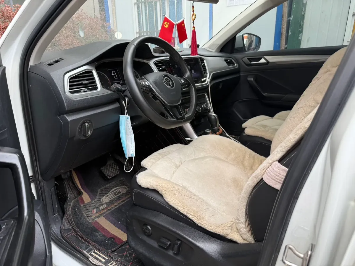 2020 Volkswagen T-Roc 1.4T 131HP L4 7DCT,autocango,china used car exporter,china ev exporter,chinese used car exporter,chinese used ev exporter