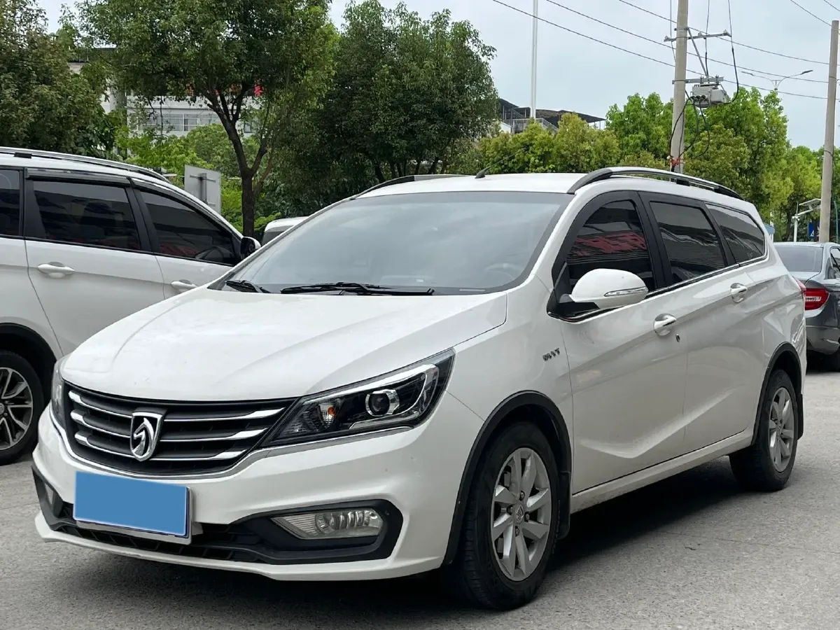 2017 BaoJun 310W 1.5L 112HP L4 6MT,autocango,china used car exporter,china ev exporter,chinese used car exporter,chinese used ev exporter