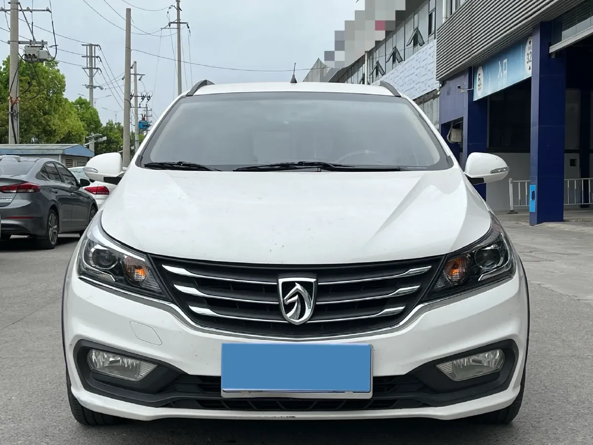 2017 BaoJun 310W 1.5L 112HP L4 6MT,autocango,china used car exporter,china ev exporter,chinese used car exporter,chinese used ev exporter