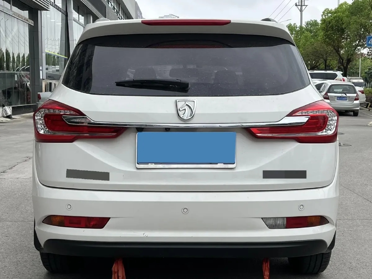 2017 BaoJun 310W 1.5L 112HP L4 6MT,autocango,china used car exporter,china ev exporter,chinese used car exporter,chinese used ev exporter