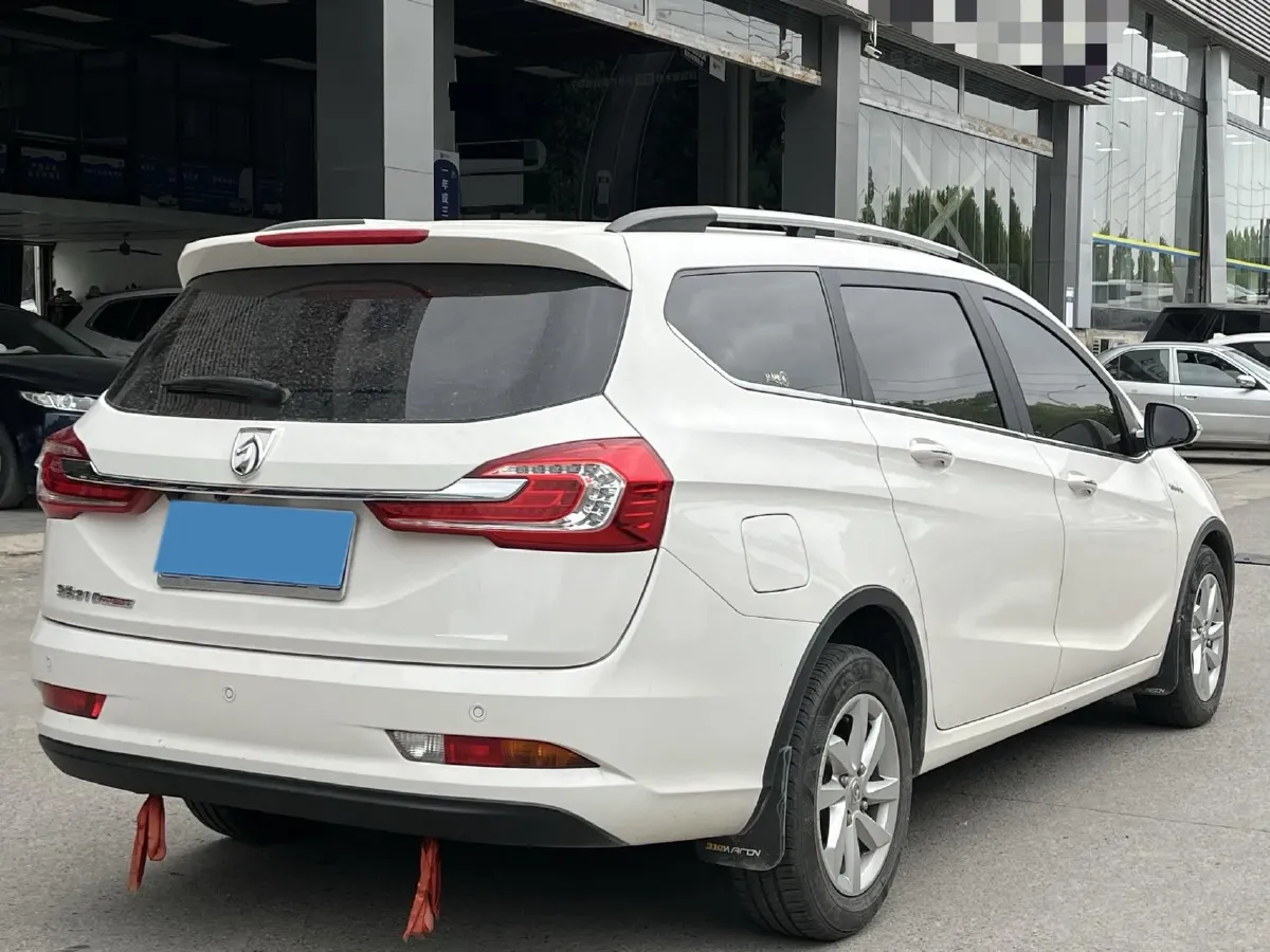 2017 BaoJun 310W 1.5L 112HP L4 6MT,autocango,china used car exporter,china ev exporter,chinese used car exporter,chinese used ev exporter