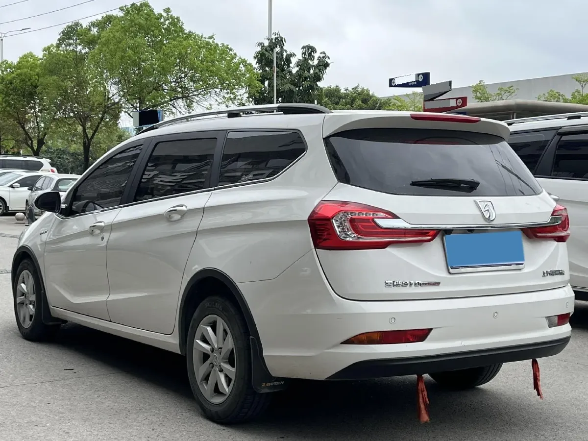 2017 BaoJun 310W 1.5L 112HP L4 6MT,autocango,china used car exporter,china ev exporter,chinese used car exporter,chinese used ev exporter