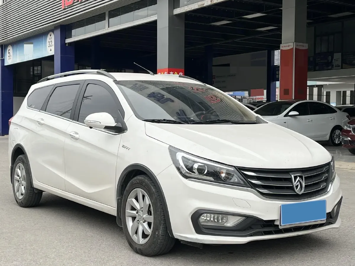 2017 BaoJun 310W 1.5L 112HP L4 6MT,autocango,china used car exporter,china ev exporter,chinese used car exporter,chinese used ev exporter