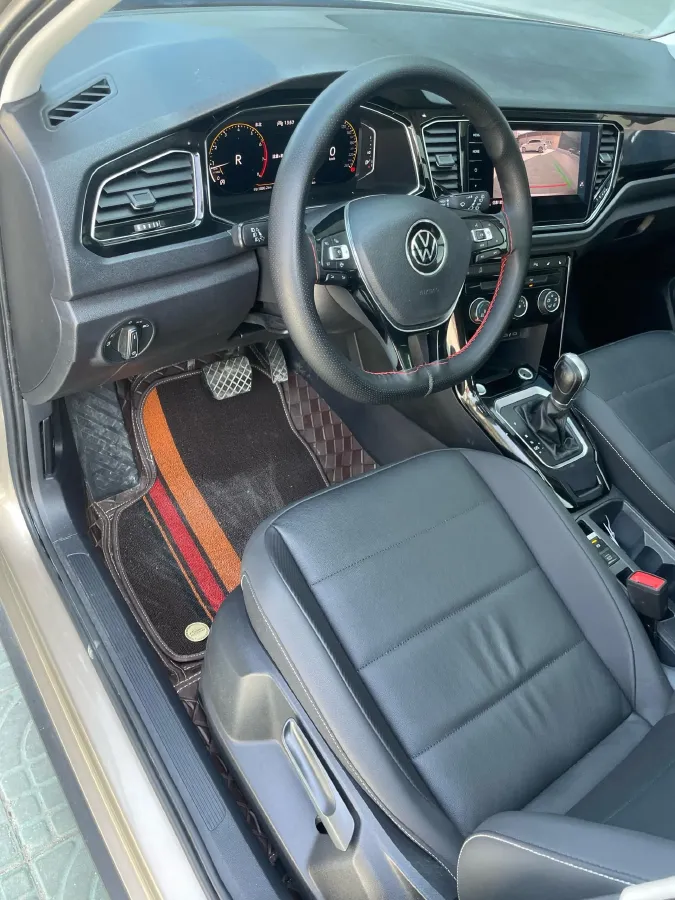 2022 Volkswagen T-Roc 1.4T 150HP L4 7DCT,autocango,china used car exporter,china ev exporter,chinese used car exporter,chinese used ev exporter