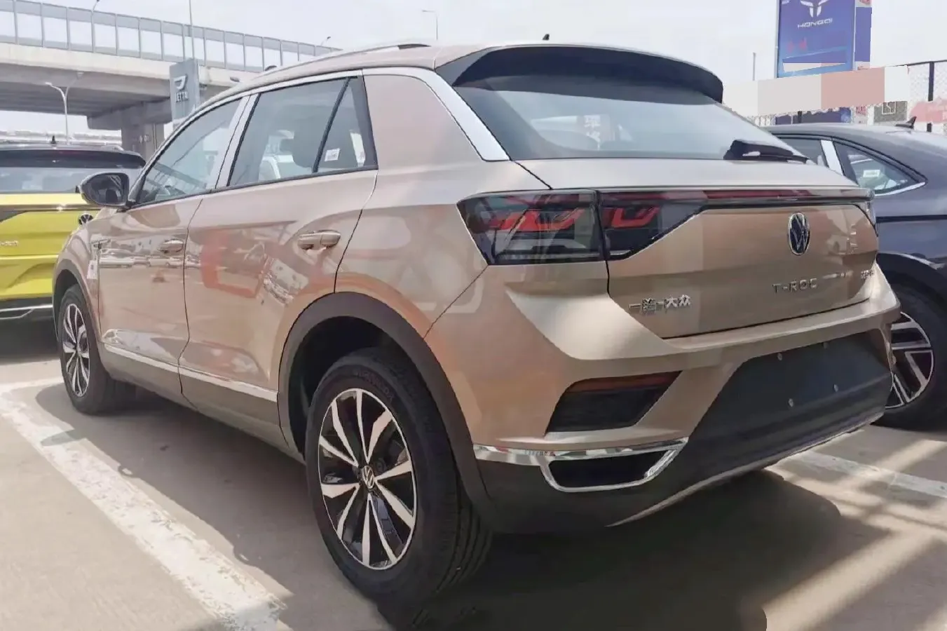 2022 Volkswagen T-Roc 1.4T 150HP L4 7DCT,autocango,china used car exporter,china ev exporter,chinese used car exporter,chinese used ev exporter