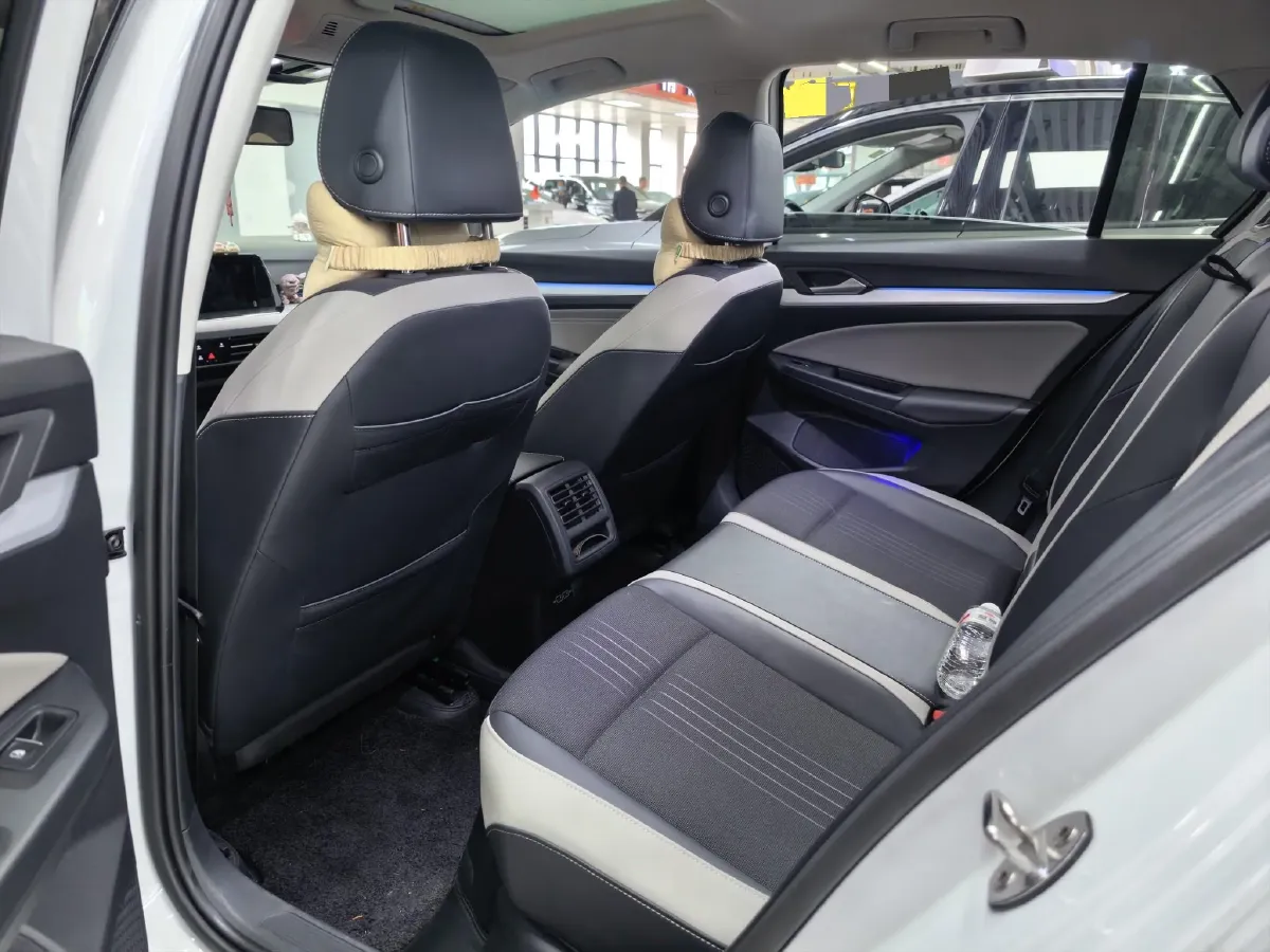 2023 Volkswagen Golf 1.4T 150HP L4 7DCT,autocango,china used car exporter,china ev exporter,chinese used car exporter,chinese used ev exporter