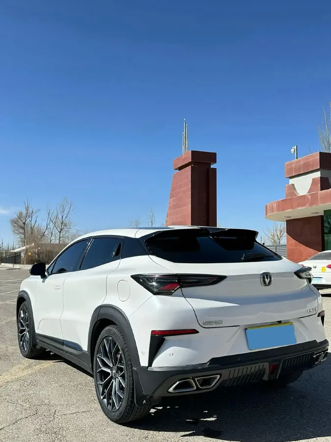 2021 ChangAn UNI-T 1.5T 180HP L4 7DCT,autocango,china used car exporter,china ev exporter,chinese used car exporter,chinese used ev exporter