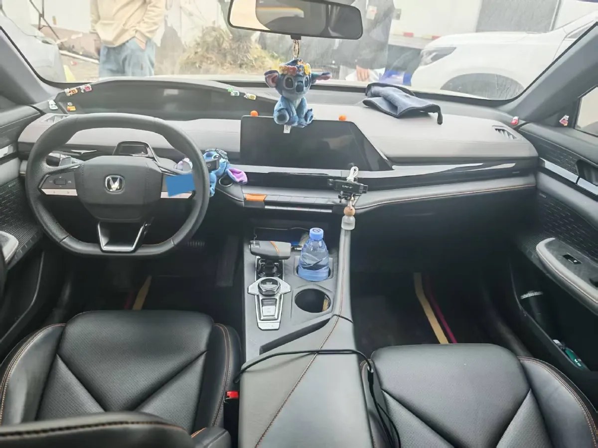 2022 ChangAn UNI-V 1.5T 188HP L4 7DCT,autocango,china used car exporter,china ev exporter,chinese used car exporter,chinese used ev exporter