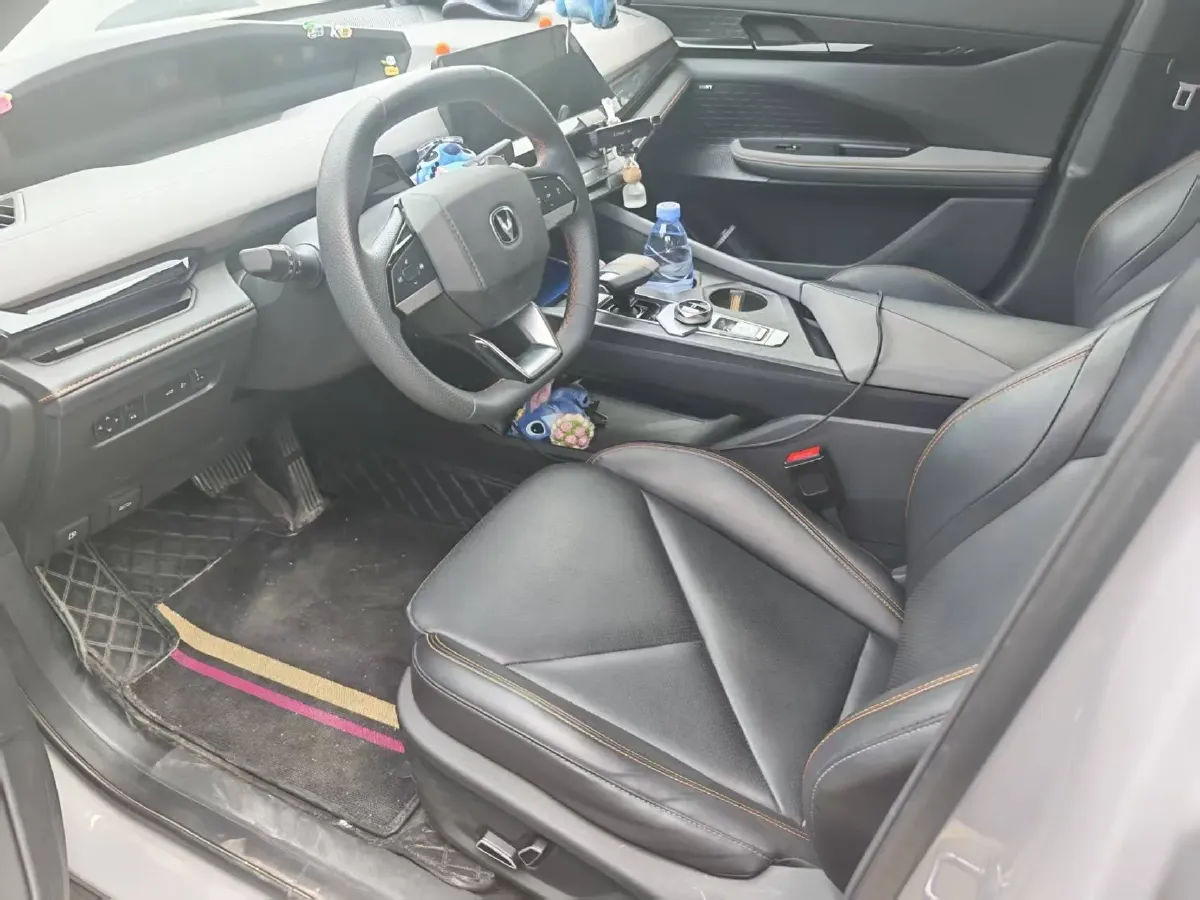 2022 ChangAn UNI-V 1.5T 188HP L4 7DCT,autocango,china used car exporter,china ev exporter,chinese used car exporter,chinese used ev exporter