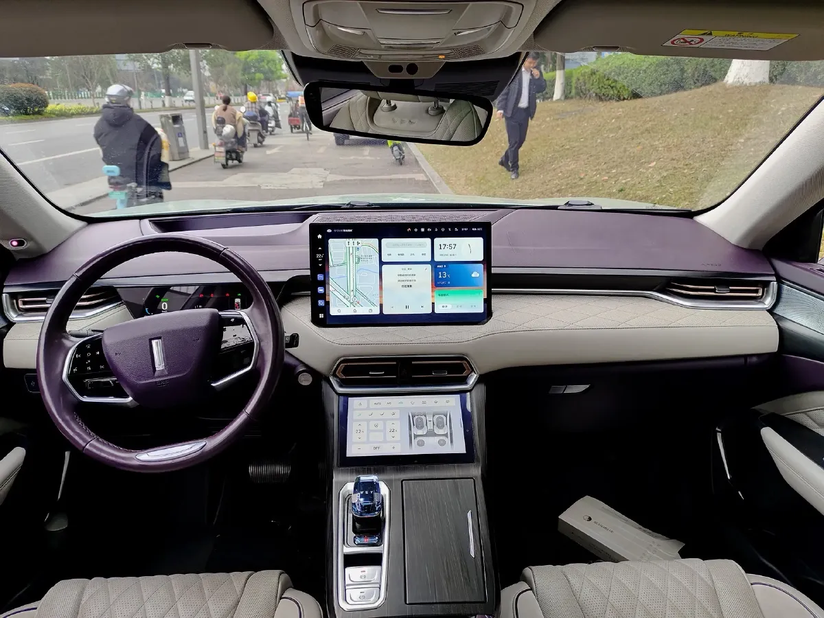 2022 WEY Latte DHT 1.5T 156HP L4 2DHT Hybrid,autocango,china used car exporter,china ev exporter,chinese used car exporter,chinese used ev exporter