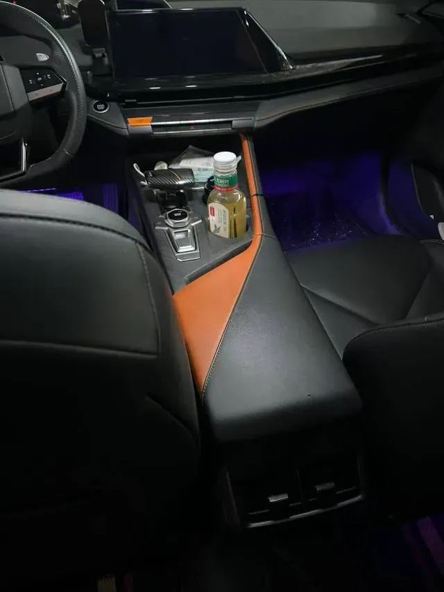 2022 ChangAn UNI-V 1.5T 188HP L4 7DCT,autocango,china used car exporter,china ev exporter,chinese used car exporter,chinese used ev exporter