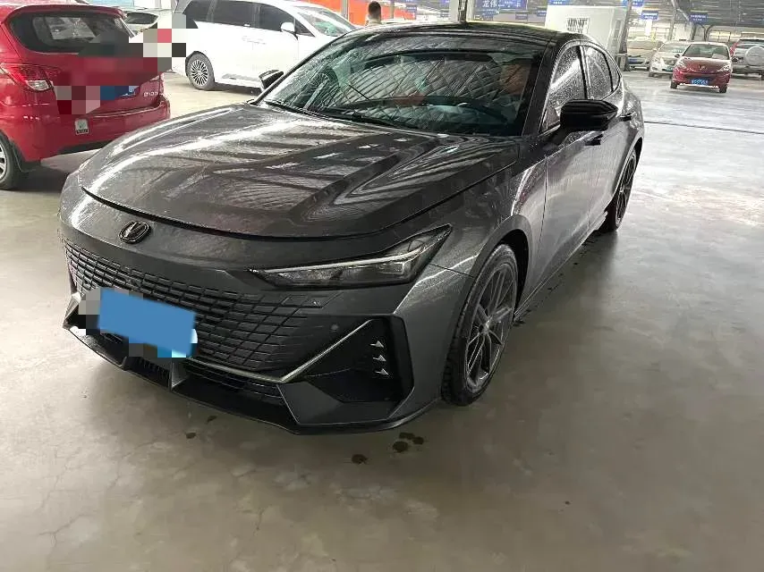 2022 ChangAn UNI-V 1.5T 188HP L4 7DCT,autocango,china used car exporter,china ev exporter,chinese used car exporter,chinese used ev exporter