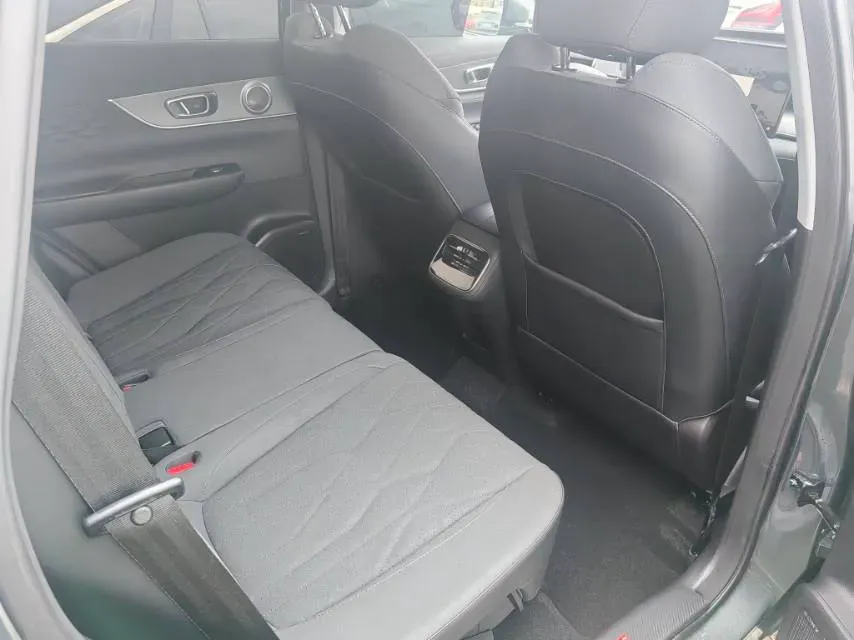 2025 Chery Tiggo 8 Plus 1.6T 197HP L4 7DCT,autocango,china used car exporter,china ev exporter,chinese used car exporter,chinese used ev exporter