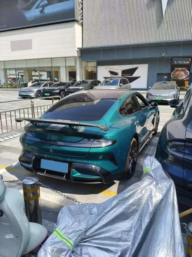 2025 MI SU7 Ultra BEV 93.7KWH,autocango,china used car exporter,china ev exporter,chinese used car exporter,chinese used ev exporter